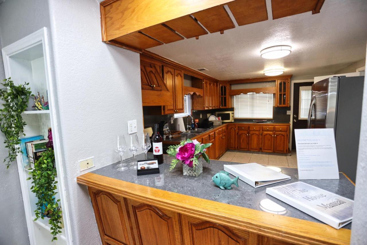 Galveston Getaway - Close To Everything Exterior foto
